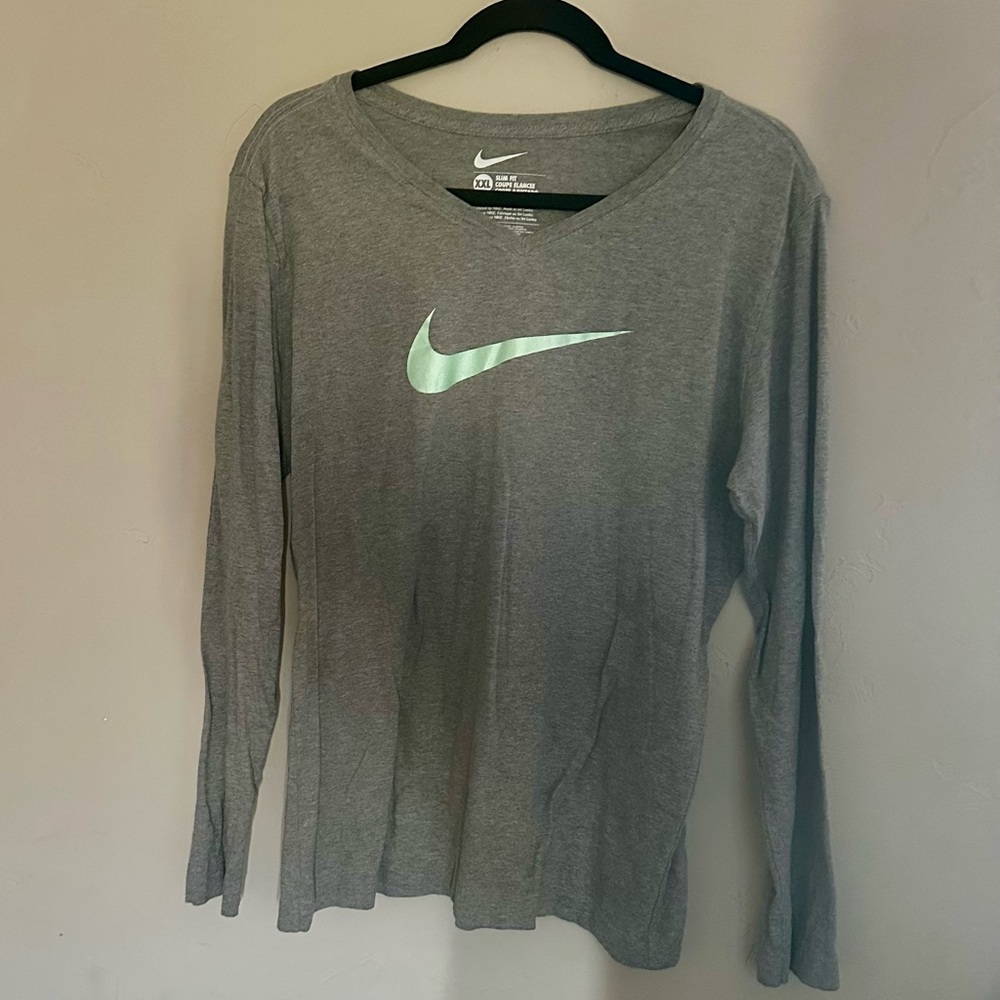 Nike women’s Heather Gray Long Sleeve with Mint Logo